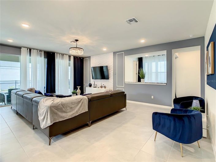 Image No.28-10 Bed Property for sale