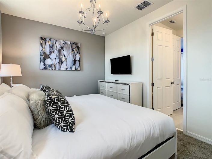 Image No.50-10 Bed Property for sale