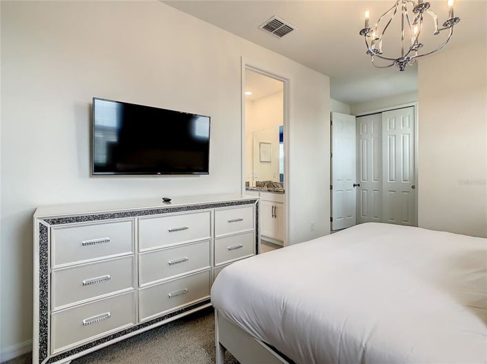 Image No.52-10 Bed Property for sale