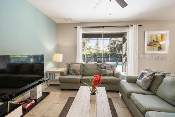 Image No.12-6 Bed Property for sale