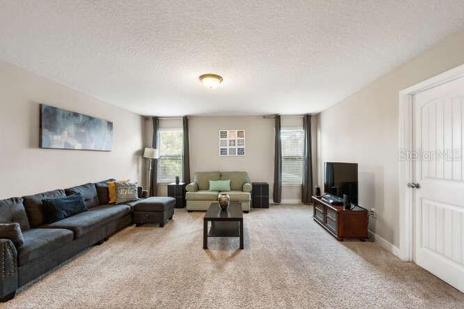 Image No.20-6 Bed Property for sale