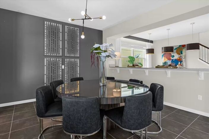 Image No.12-9 Bed Property for sale