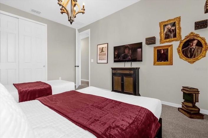 Image No.16-9 Bed Property for sale