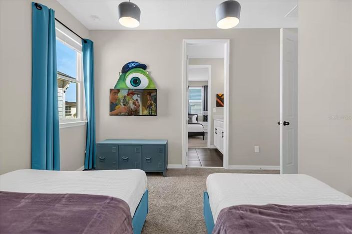 Image No.18-9 Bed Property for sale