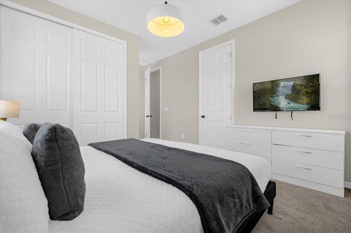 Image No.20-9 Bed Property for sale