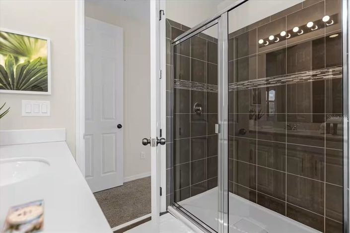 Image No.31-9 Bed Property for sale