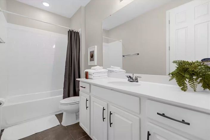 Image No.32-9 Bed Property for sale