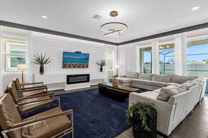 Image No.4-9 Bed Property for sale