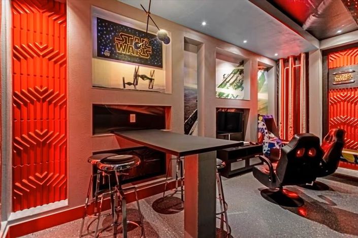 Image No.52-9 Bed Property for sale