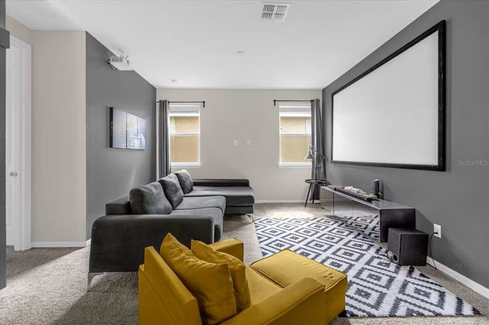 Image No.6-9 Bed Property for sale