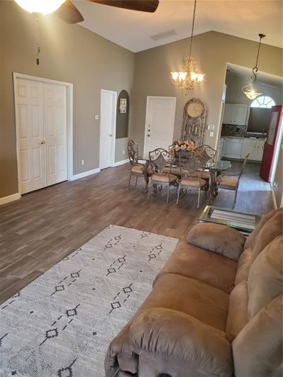 Image No.7-5 Bed Property for sale