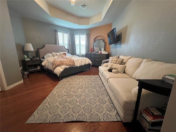 Image No.12-4 Bed Property for sale