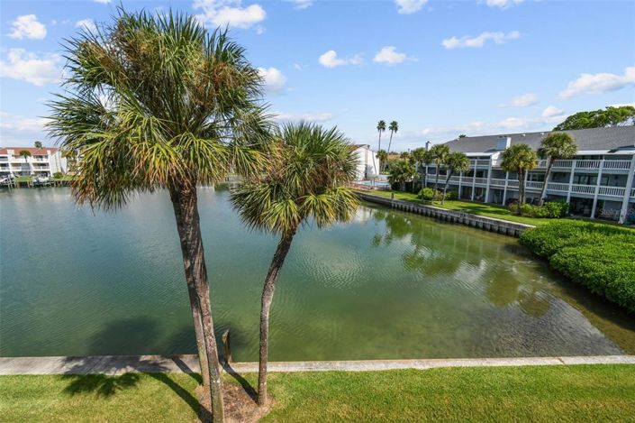 Image No.21-2 Bed Property for sale