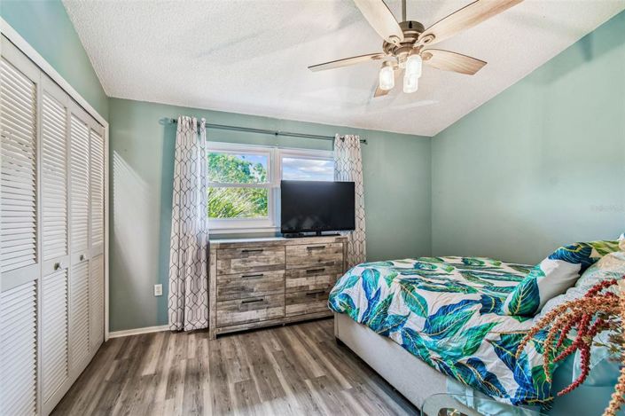 Image No.24-2 Bed Property for sale