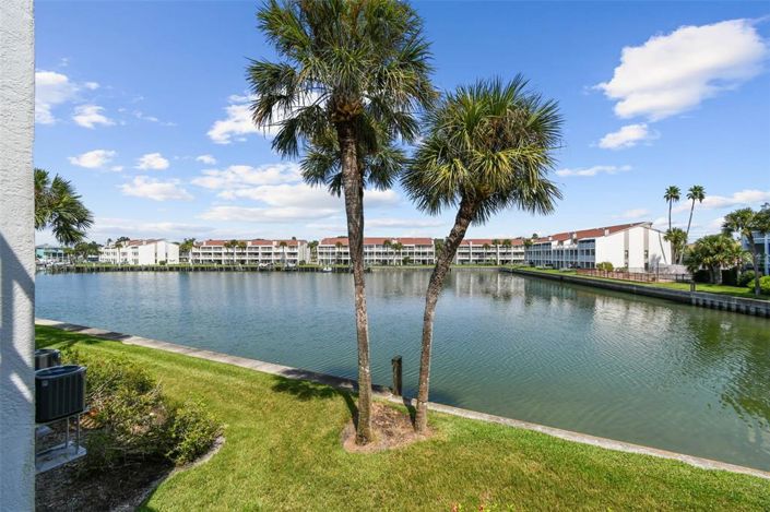 Image No.32-2 Bed Property for sale