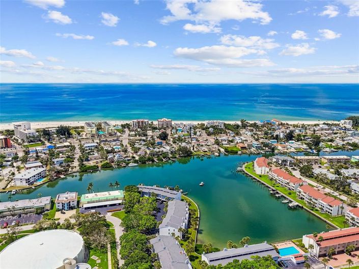 Image No.44-2 Bed Property for sale