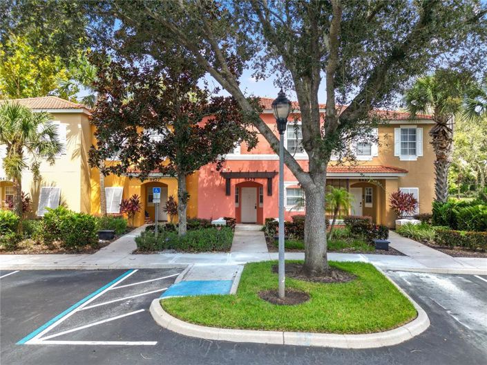 Image No.1-3 Bed Townhouse for sale