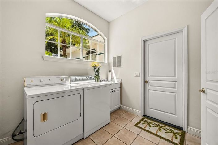 Image No.58-4 Bed Property for sale