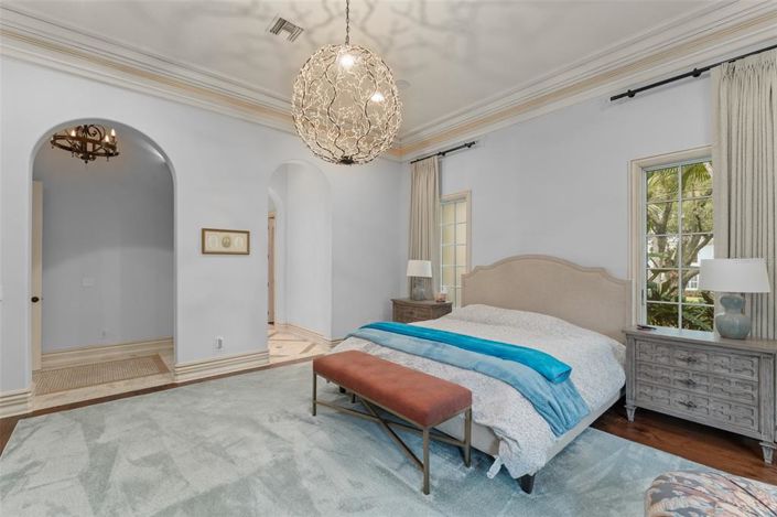 Image No.19-3 Bed Property for sale