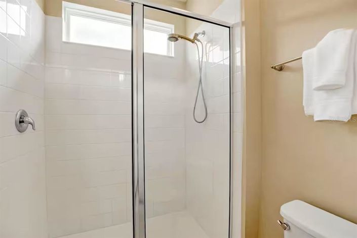 Image No.26-9 Bed Property for sale