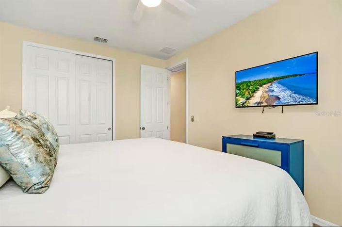 Image No.31-9 Bed Property for sale