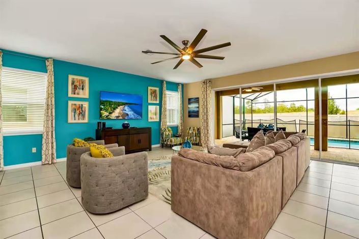 Image No.4-9 Bed Property for sale