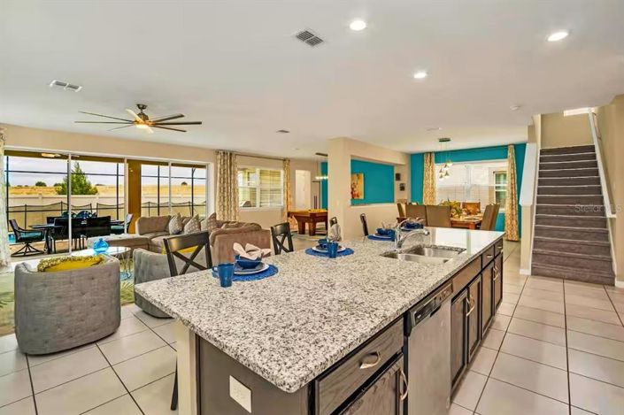 Image No.8-9 Bed Property for sale