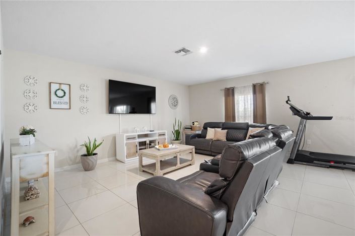 Image No.7-4 Bed Property for sale