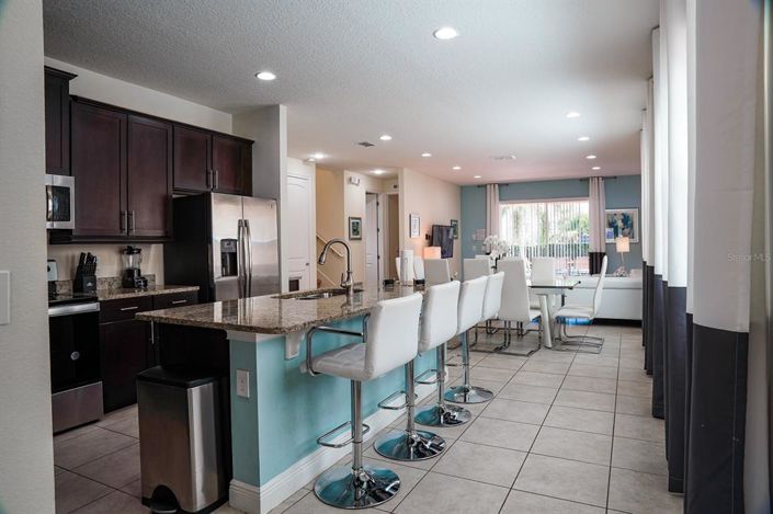 Image No.18-8 Bed Property for sale