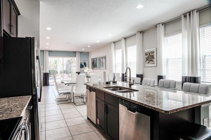 Image No.19-8 Bed Property for sale