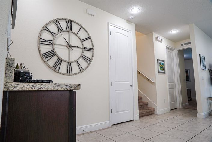 Image No.21-8 Bed Property for sale