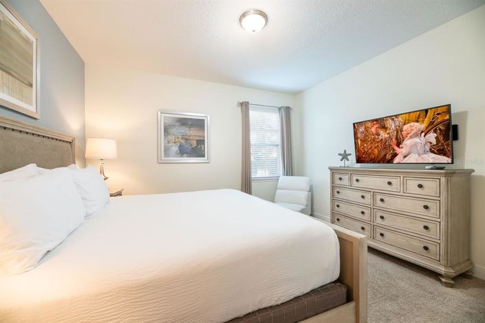 Image No.24-8 Bed Property for sale