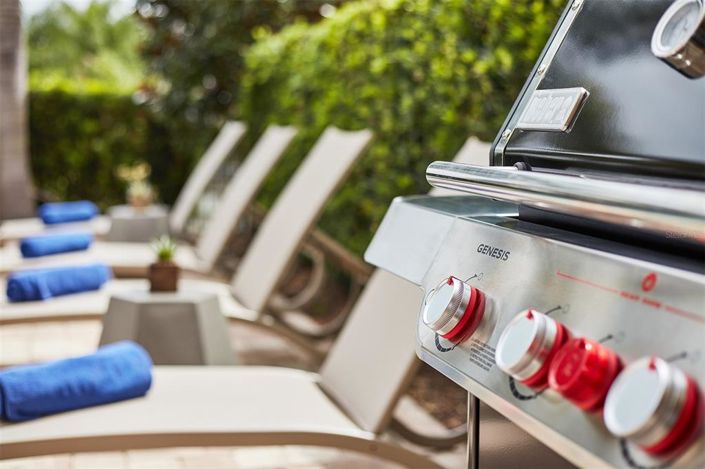 Image No.33-8 Bed Property for sale