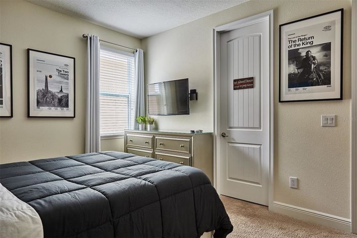 Image No.50-8 Bed Property for sale