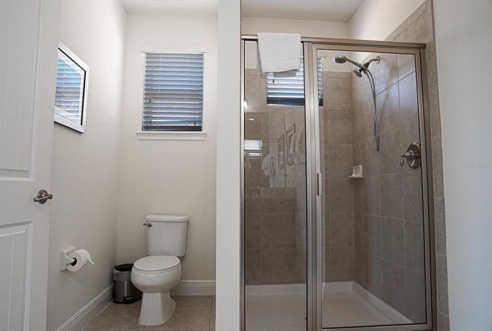 Image No.55-8 Bed Property for sale