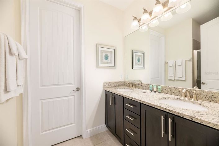 Image No.59-8 Bed Property for sale