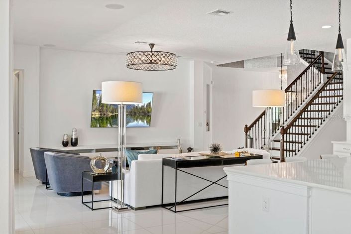 Image No.15-6 Bed Property for sale