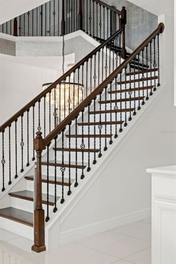 Image No.16-6 Bed Property for sale