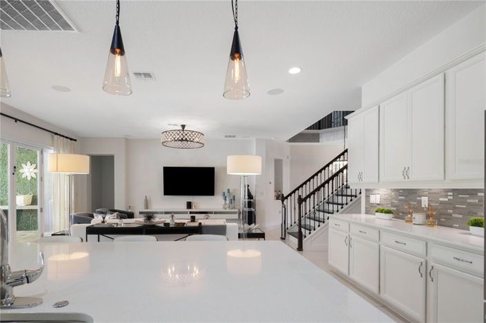 Image No.21-6 Bed Property for sale