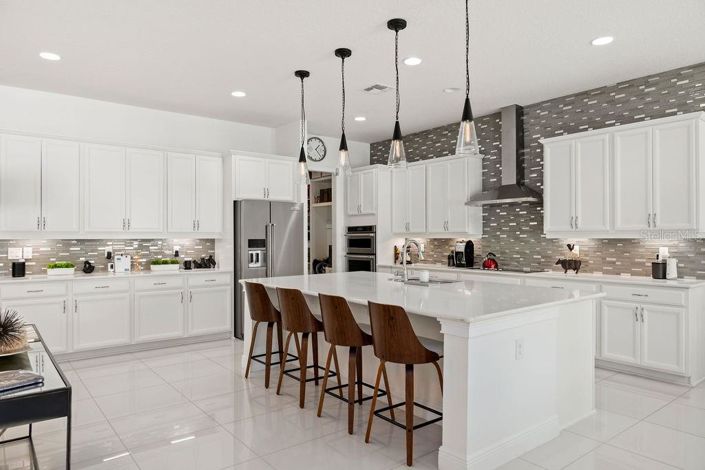 Image No.29-6 Bed Property for sale