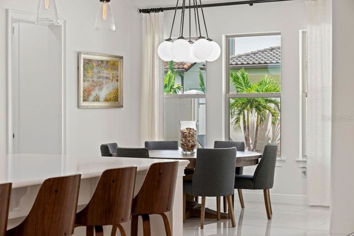 Image No.32-6 Bed Property for sale