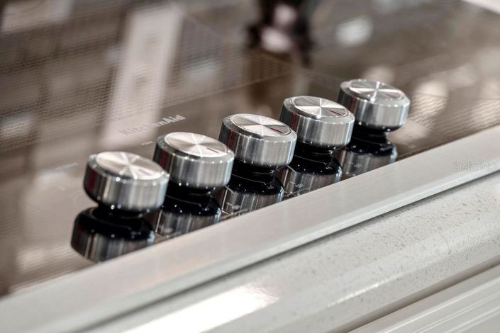 Image No.34-6 Bed Property for sale