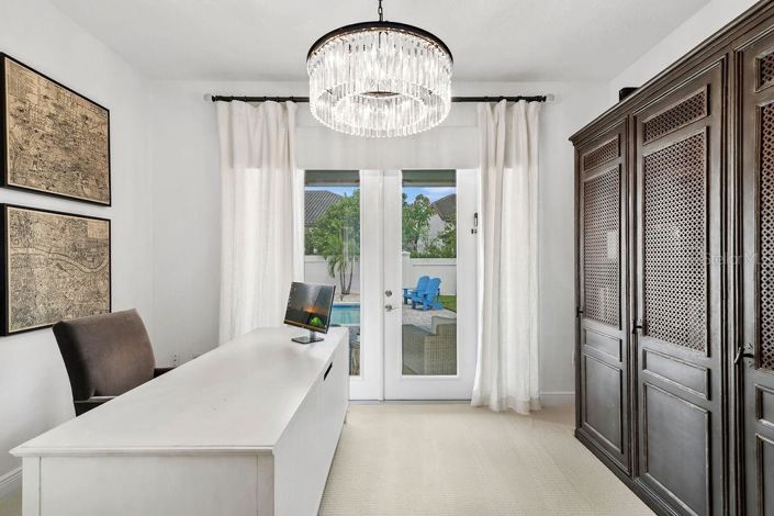 Image No.40-6 Bed Property for sale