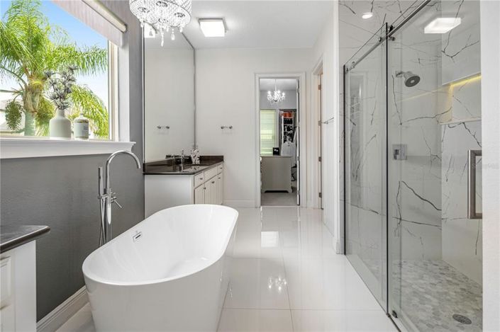 Image No.45-6 Bed Property for sale