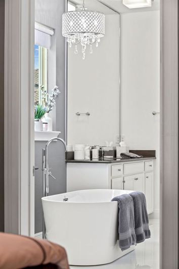 Image No.46-6 Bed Property for sale