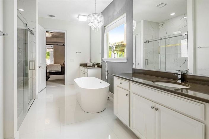 Image No.48-6 Bed Property for sale