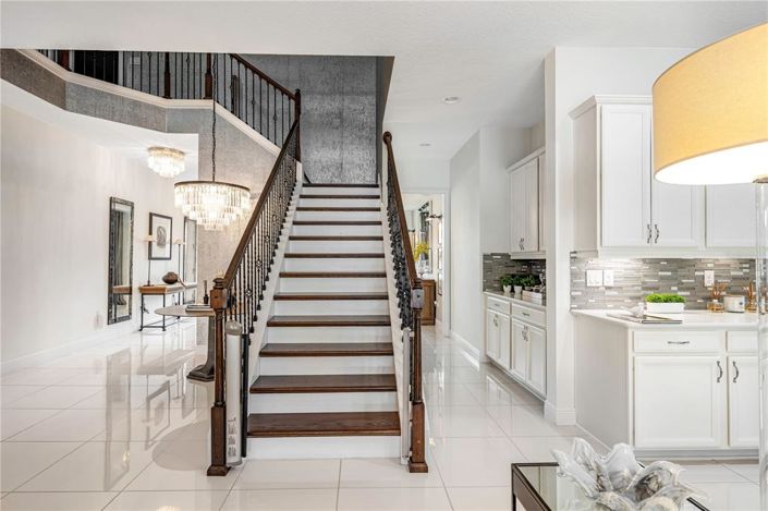 Image No.50-6 Bed Property for sale