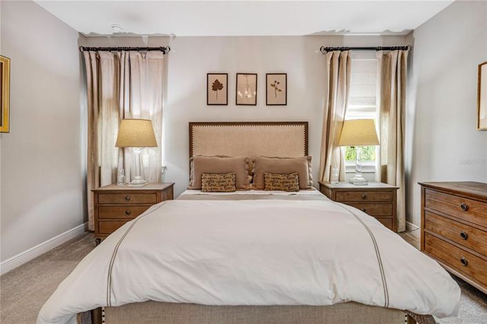 Image No.56-6 Bed Property for sale