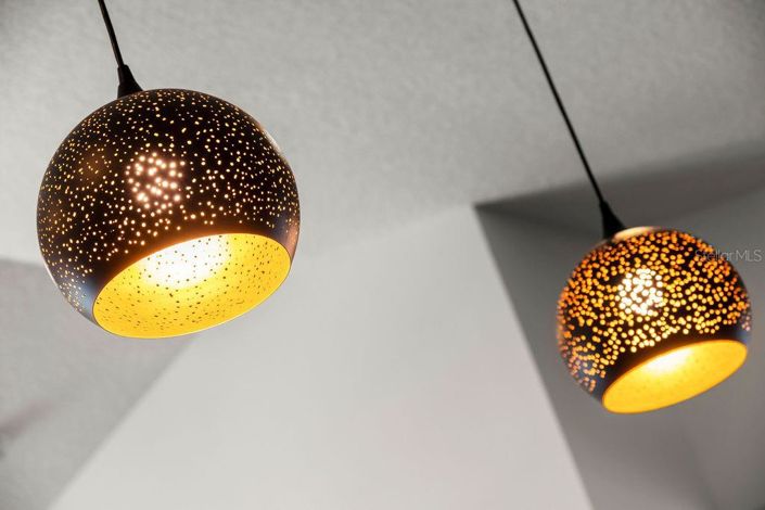 Image No.60-6 Bed Property for sale