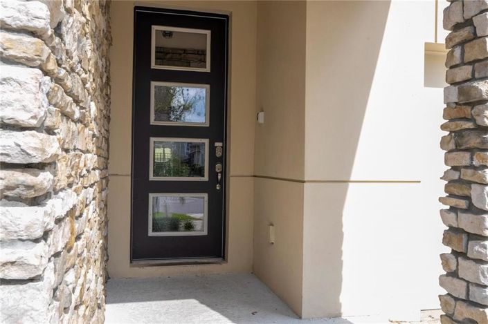 Image No.3-9 Bed Property for sale